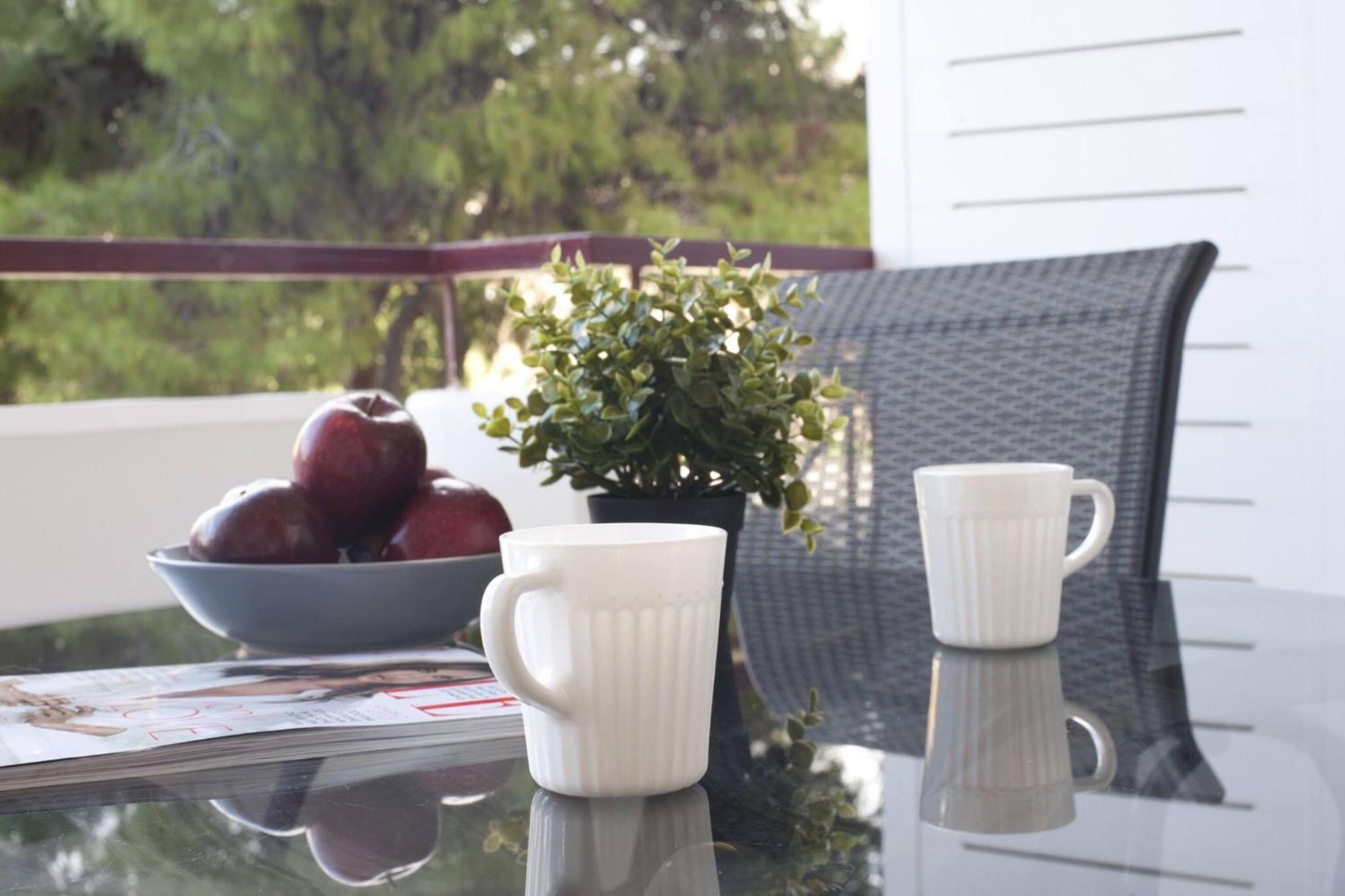 Glyfada A Modern Minimal Apartment *
